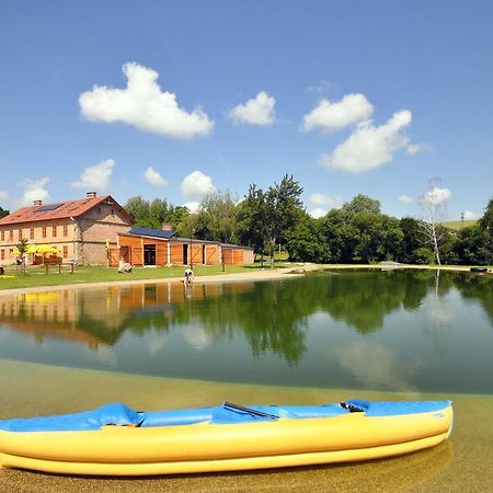 Rekreacni Areal Dvur Honetice Hotell Exteriör bild