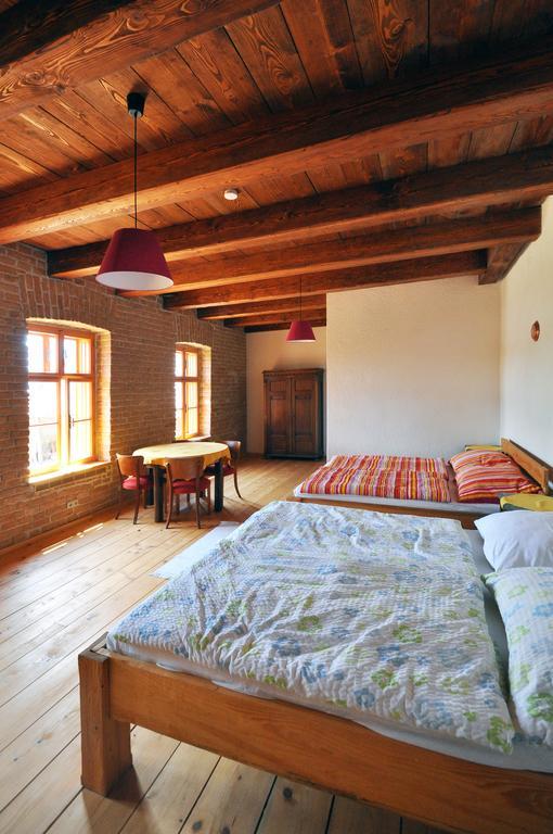 Rekreacni Areal Dvur Honetice Hotell Exteriör bild